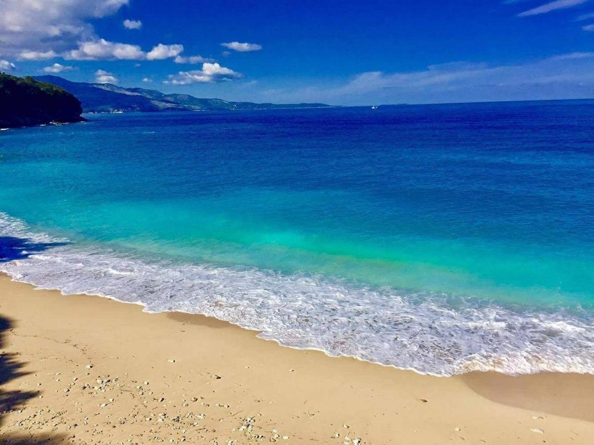 Sunset Apartment Saranda Bay ภายนอก รูปภาพ