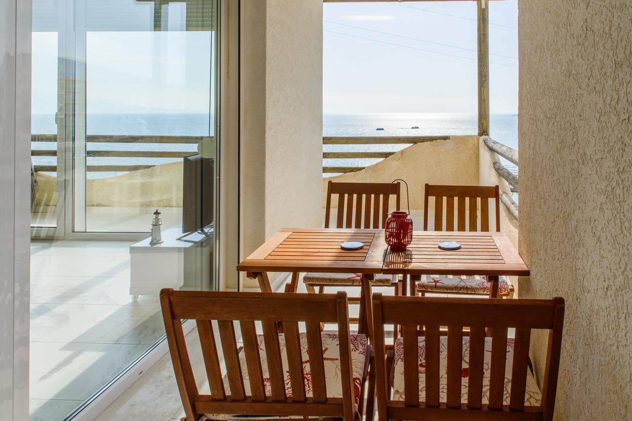 Sunset Apartment Saranda Bay ภายนอก รูปภาพ