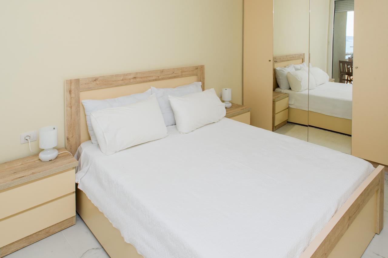 Sunset Apartment Saranda Bay ภายนอก รูปภาพ